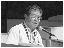 図：上山さんの講演風景