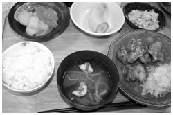写真：ある日の昼食メニュー