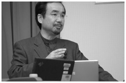 写真：講演するニノ坂さん
