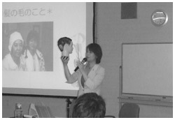 写真:多和田さんは自身の経験をもとに各地で講演会を行っている