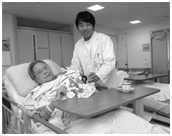 写真：「先生とスタッフの方には感謝の気持ちで一杯です」と語る患者さん