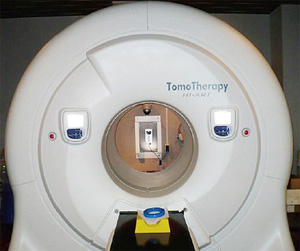 写真：トモセラピーの治療装置