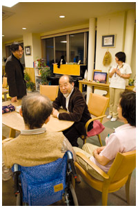 写真:ケアタウン小平にて