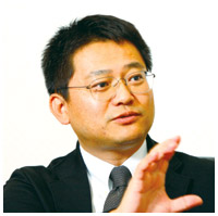 内富庸介さん