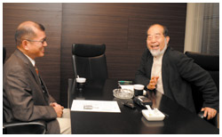写真:久坂部羊さんと鎌田實さん