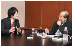 写真:大津さんと鎌田さん