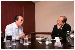 写真:藤野さんと鎌田さん