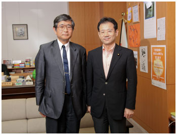 構想を語り合う樋野さんと鈴木文科副大臣