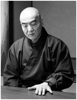 写真:福聚寺。地震で燈籠が崩壊した