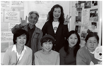 前列左から高木和子さん、神山純子さん、神山佳奈絵さん