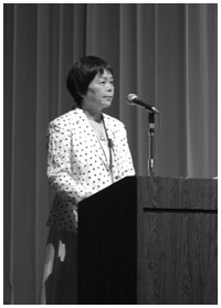 写真：「第3回がん患者大集会」で実行委員長の重責を果たし、開会宣言なども行った浜中和子さん