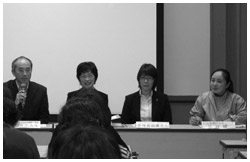 写真：生命保険会社で「がん対策」について講演する、がんサポートかごしま理事長の三好綾さん
