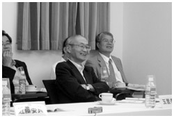 写真：2006年9月。研究会で
