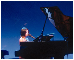写真:ワンマンライブ「よりスタ」