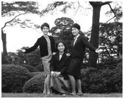 写真：60年代、国民的アイドルだった「三人娘」時代