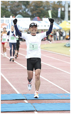 術後初めてフルマラソンを3時間を切るタイムで走り切った金さん