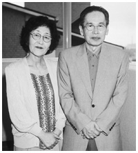 写真:最愛の妻・黎子さんと