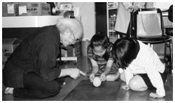 写真:小学校の教室で3