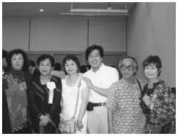 写真：がん患者大集会後に開かれた懇親会にて