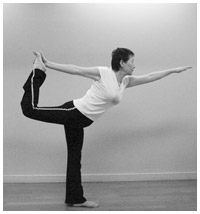 写真:見事な「踊るシバ神のポーズ」を決めた栗木さん