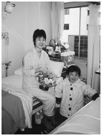 写真:退院の日、甥っ子と一緒に