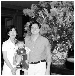 写真:夫と息子の3人家族